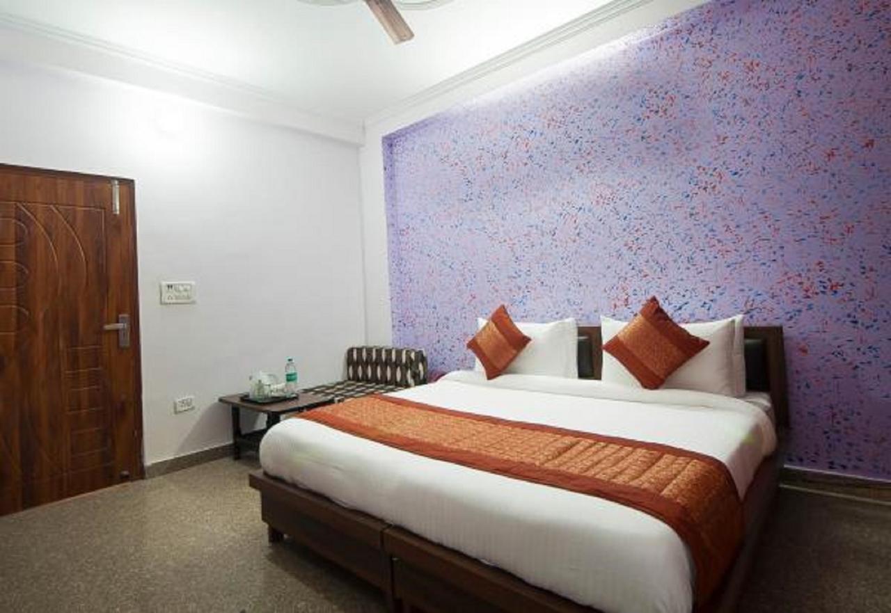 Airport Hotel Green Heights New Delhi Buitenkant foto